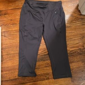 Danskin grey cropped leggings